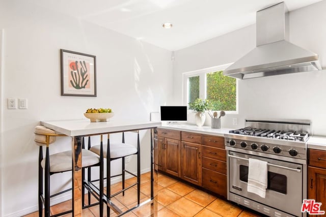 133 N Kilkea Drive, Los Angeles, CA 90048 — photo 11 of 47