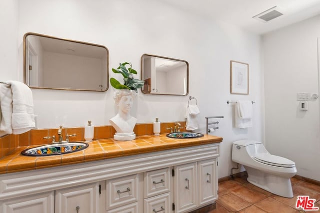 133 N Kilkea Drive, Los Angeles, CA 90048 — photo 19 of 47