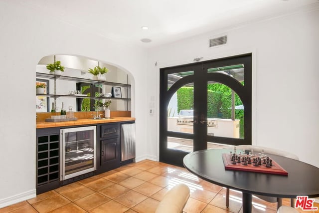 133 N Kilkea Drive, Los Angeles, CA 90048 — photo 31 of 47