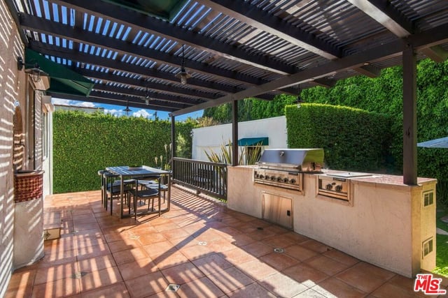133 N Kilkea Drive, Los Angeles, CA 90048 — photo 32 of 47