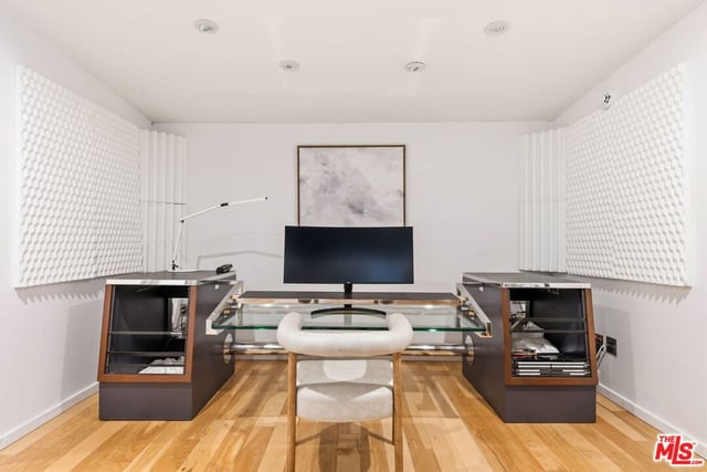 133 N Kilkea Drive, Los Angeles, CA 90048 — photo 40 of 47