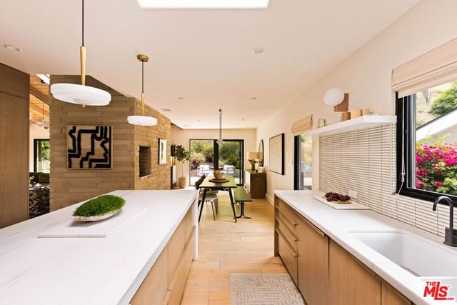 3546 Mandeville Canyon Road, Los Angeles, CA 90049 — photo 9 of 30