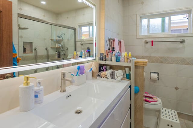 6414 Corbin Avenue, Reseda, CA 91335 — photo 13 of 30