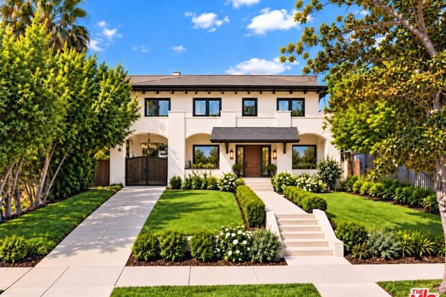 1021 S Gramercy Place, Los Angeles, CA 90019 — photo 2 of 4