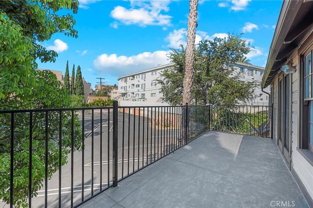 428 S HOOVER, Los Angeles, CA 90020 — photo 23 of 43
