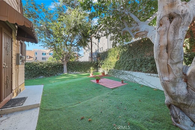 428 S HOOVER, Los Angeles, CA 90020 — photo 24 of 43
