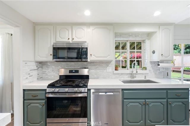 13945 Simshaw Avenue, Sylmar, CA 91342 — photo 14 of 44