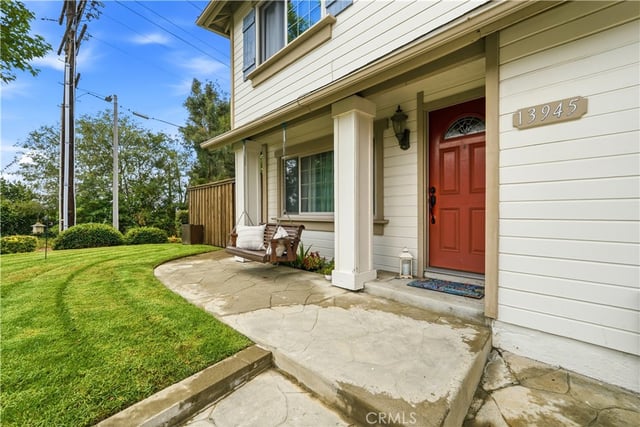 13945 Simshaw Avenue, Sylmar, CA 91342 — photo 4 of 44