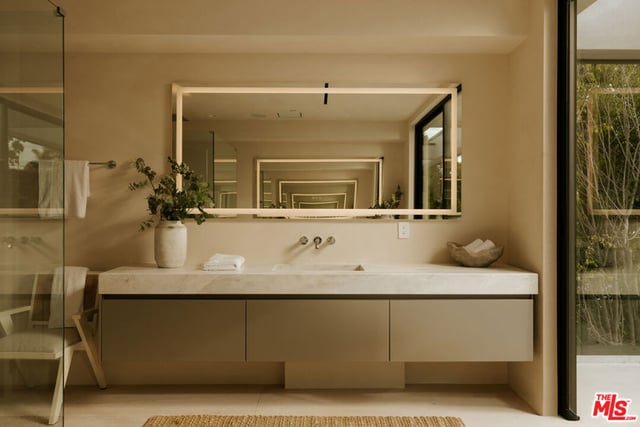 605 N Rexford Drive, Beverly Hills, CA 90210 — photo 14 of 31