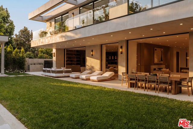 605 N Rexford Drive, Beverly Hills, CA 90210 — photo 9 of 31