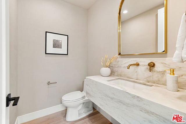 8136 Stewart Avenue, Los Angeles, CA 90045 — photo 7 of 59