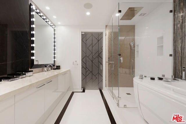 10776 Wilshire Boulevard 403, Los Angeles, CA 90024 — photo 10 of 12