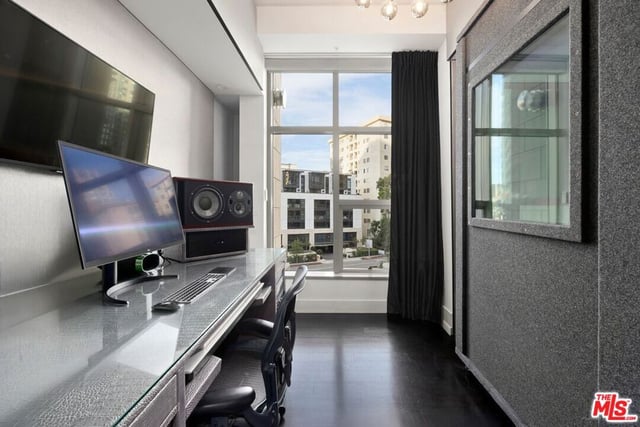 10776 Wilshire Boulevard 403, Los Angeles, CA 90024 — photo 12 of 12
