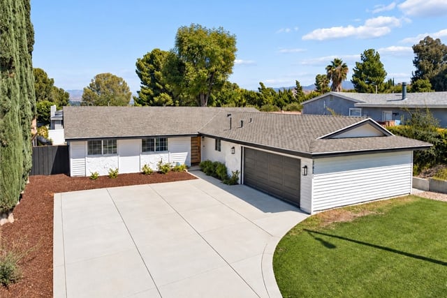 26410 Gimlet, Newhall, CA 91321 — photo 2 of 34