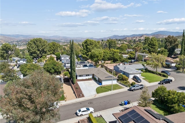 26410 Gimlet, Newhall, CA 91321 — photo 34 of 34