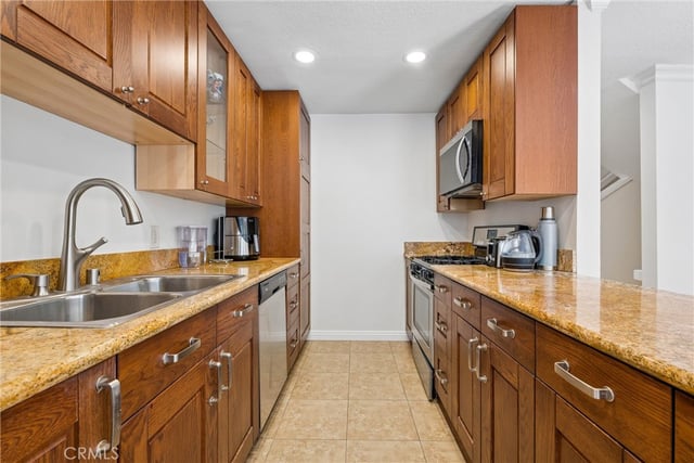 18730 Hatteras 48, Tarzana, CA 91356 — photo 16 of 43