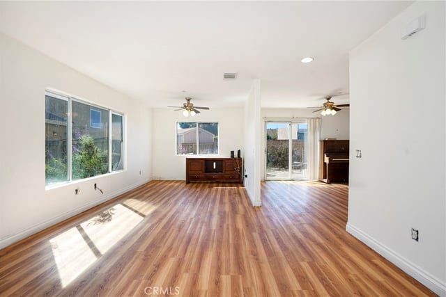 893 W Kemp Court, Compton, CA 90220 — photo 6 of 27