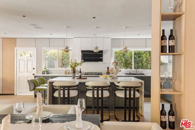 126 N Thurston Avenue, Los Angeles, CA 90049 — photo 10 of 39