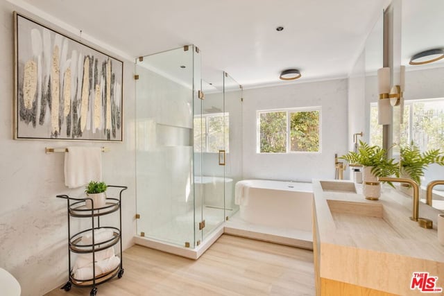 126 N Thurston Avenue, Los Angeles, CA 90049 — photo 17 of 39