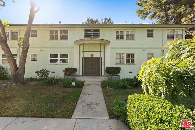 5829 Bowcroft Street 4, Los Angeles, CA 90016 — photo 2 of 40