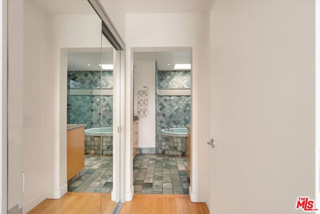 11925 Mayfield Avenue 2, Los Angeles, CA 90049 — photo 22 of 52