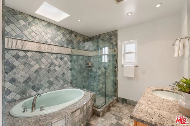 11925 Mayfield Avenue 2, Los Angeles, CA 90049 — photo 24 of 52