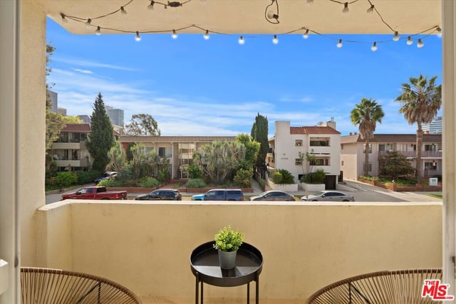 11925 Mayfield Avenue 2, Los Angeles, CA 90049 — photo 33 of 52