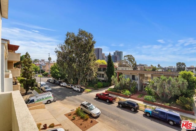 11925 Mayfield Avenue 2, Los Angeles, CA 90049 — photo 35 of 52