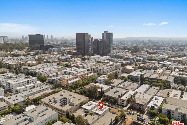 11925 Mayfield Avenue 2, Los Angeles, CA 90049 — photo 44 of 52