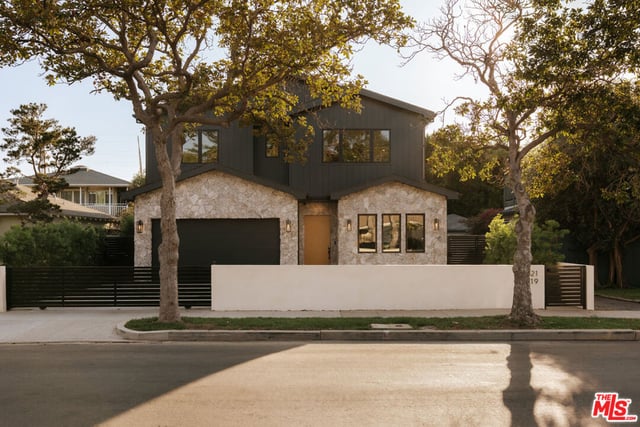 3621 Moore Street, Los Angeles, CA 90066 — photo 2 of 37