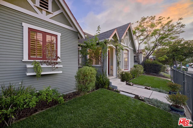5960 Airdrome Street, Los Angeles, CA 90035 — photo 4 of 36