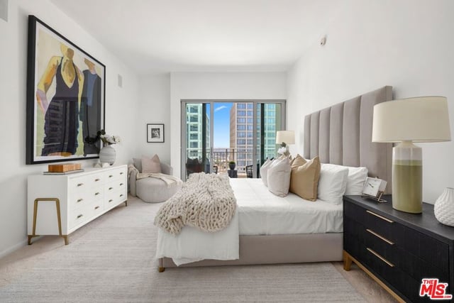 10727 Wilshire Boulevard 1001, Los Angeles, CA 90024 — photo 12 of 28