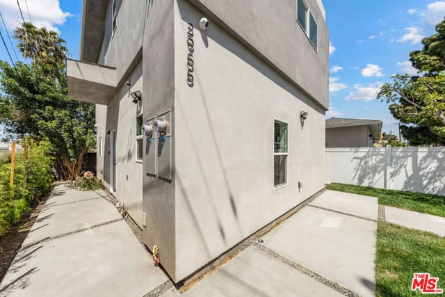 2957 Midvale Avenue, Los Angeles, CA 90064 — photo 21 of 31
