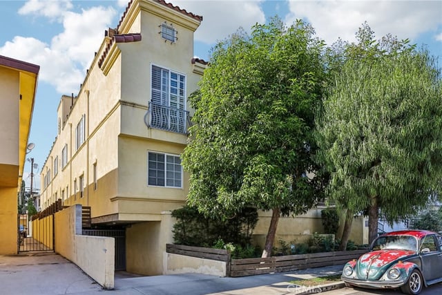 3119 S Durango Avenue 7, Los Angeles, CA 90034 — photo 3 of 37