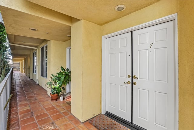 3119 S Durango Avenue 7, Los Angeles, CA 90034 — photo 4 of 37
