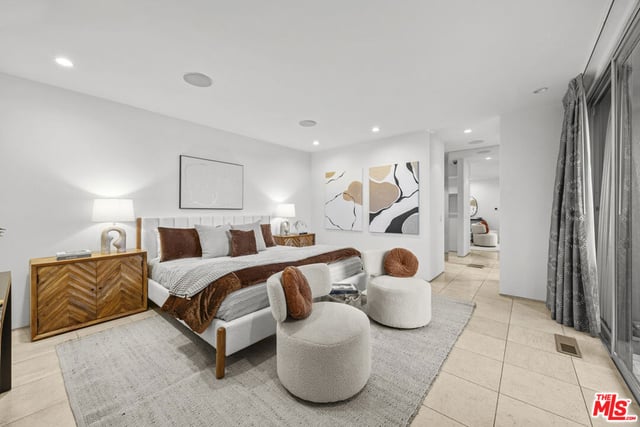 3851 Beverly Ridge Drive, Sherman Oaks, CA 91423 — photo 10 of 16