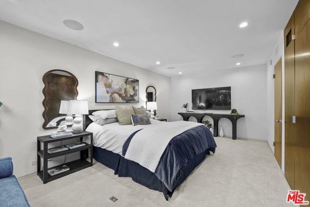 3851 Beverly Ridge Drive, Sherman Oaks, CA 91423 — photo 13 of 16