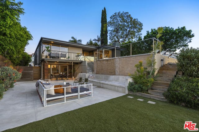 3851 Beverly Ridge Drive, Sherman Oaks, CA 91423 — photo 15 of 16