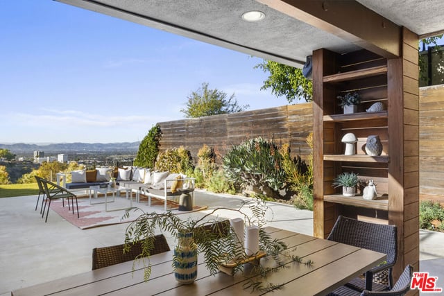 3851 Beverly Ridge Drive, Sherman Oaks, CA 91423 — photo 3 of 16