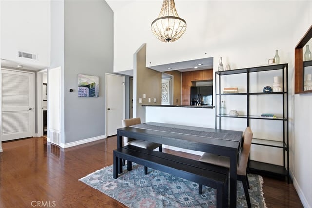 384 Redondo Avenue 401, Long Beach, CA 90814 — photo 10 of 39