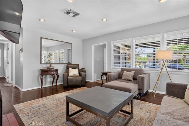 7507 Gaviota Avenue, Van Nuys, CA 91406 — photo 9 of 59