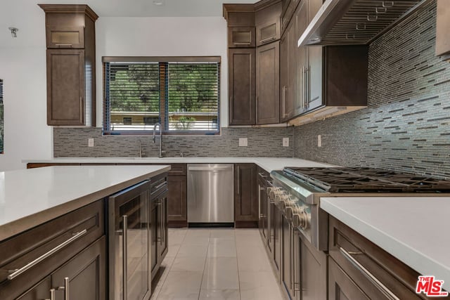 2566 E Chevy Chase Drive, Glendale, CA 91206 — photo 54 of 65