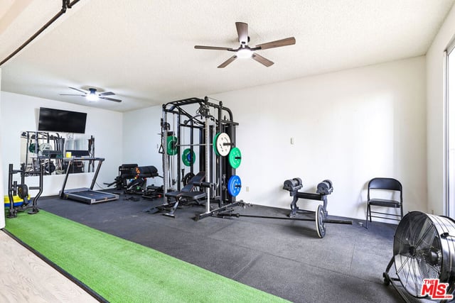 104 S Hayworth Avenue 101, Los Angeles, CA 90048 — photo 24 of 27