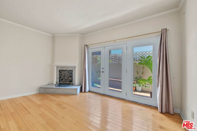 104 S Hayworth Avenue 103, Los Angeles, CA 90048 — photo 10 of 44