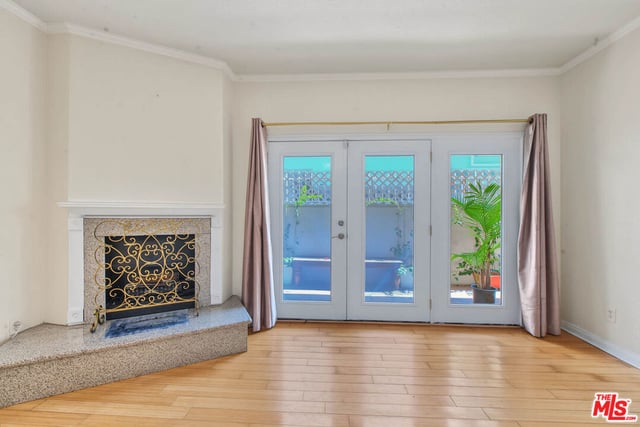 104 S Hayworth Avenue 103, Los Angeles, CA 90048 — photo 11 of 44