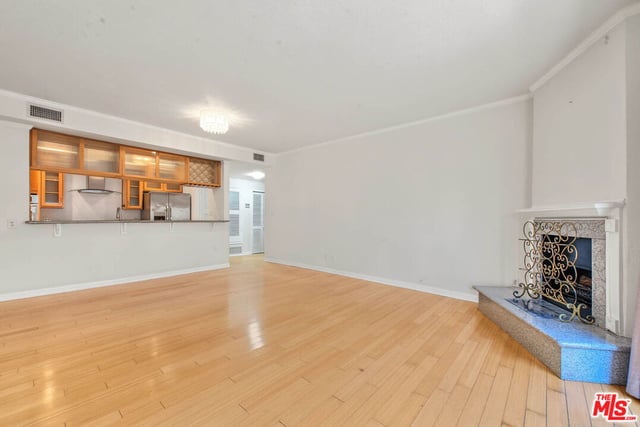 104 S Hayworth Avenue 103, Los Angeles, CA 90048 — photo 12 of 44