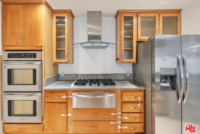 104 S Hayworth Avenue 103, Los Angeles, CA 90048 — photo 15 of 44
