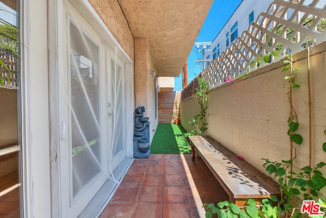 104 S Hayworth Avenue 103, Los Angeles, CA 90048 — photo 33 of 44