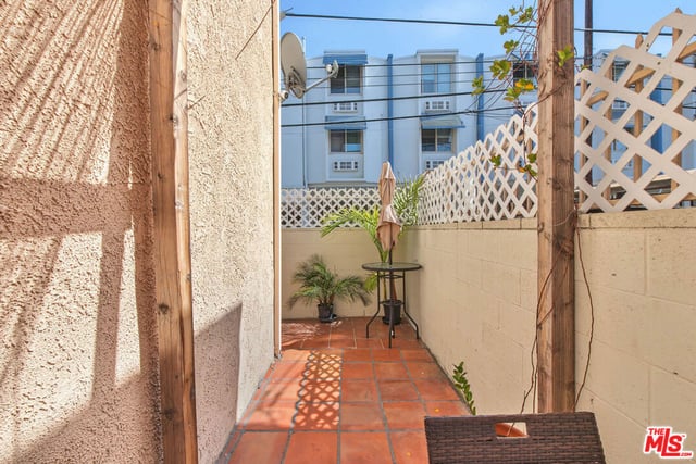 104 S Hayworth Avenue 103, Los Angeles, CA 90048 — photo 35 of 44