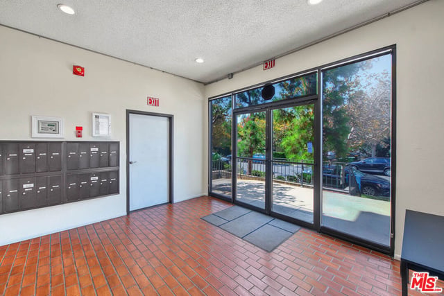 104 S Hayworth Avenue 103, Los Angeles, CA 90048 — photo 40 of 44